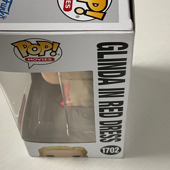 Funko Pop! Glinda in Red Dress - Picture 3 of 3